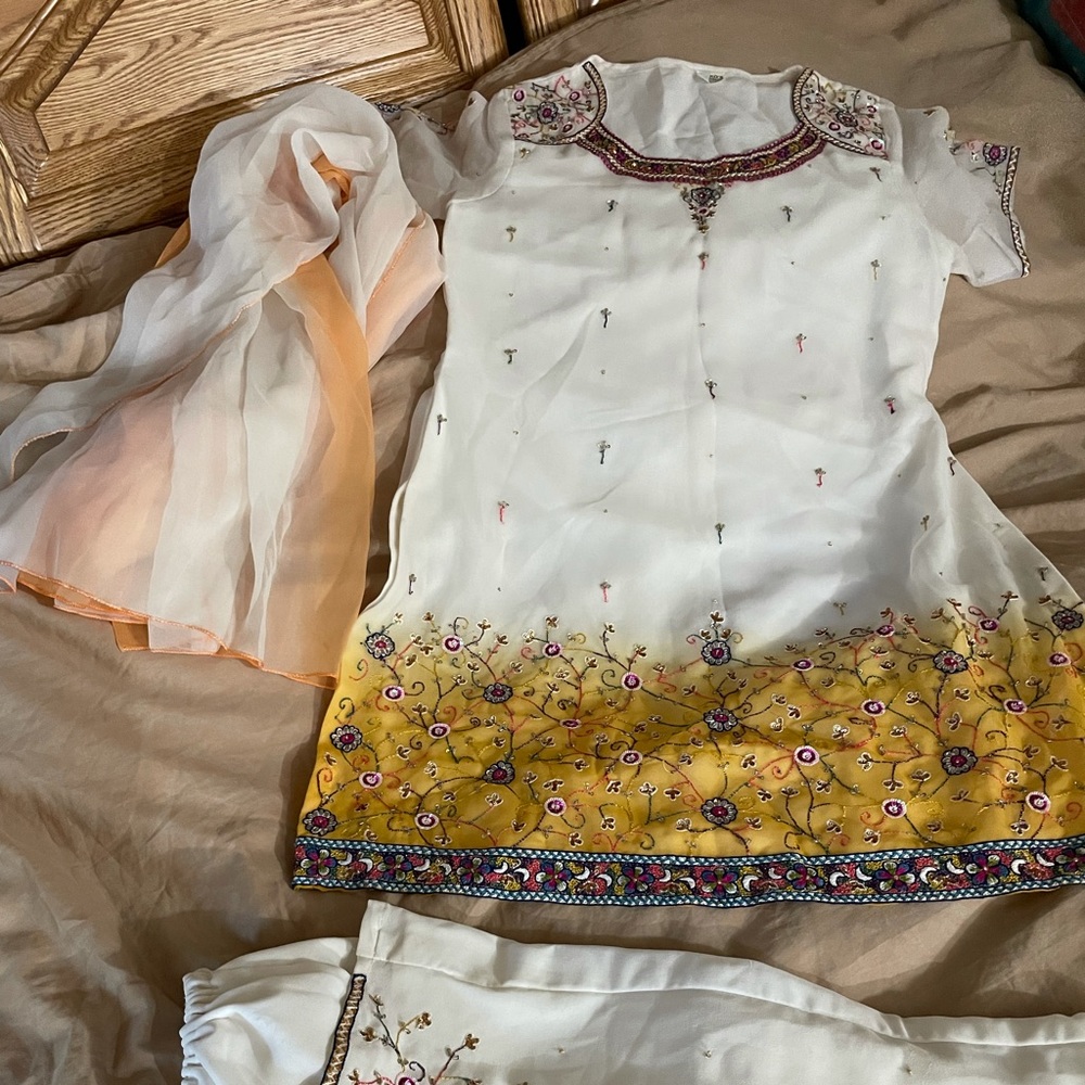 White salwar kameez Indian outfit